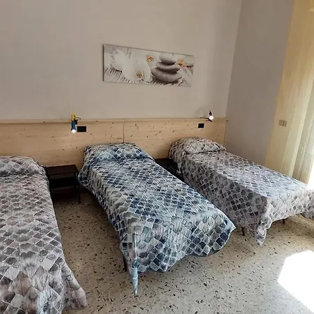 Acero Rosso Apartman *