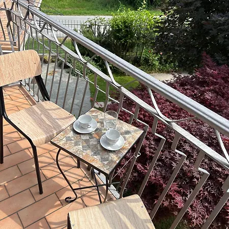 Acero Rosso Apartman Savigliano