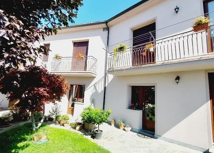 Acero Rosso Apartman Savigliano